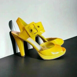 Vintage NINE WEST NW Front Time neon yellow strappy buckle platform size 8